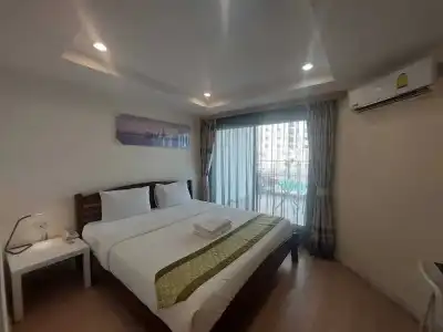 V Check Inn Sukhumvit 22 - 61