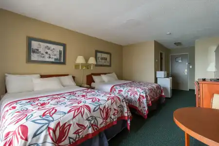 Anchor Inn And Suites - 7
