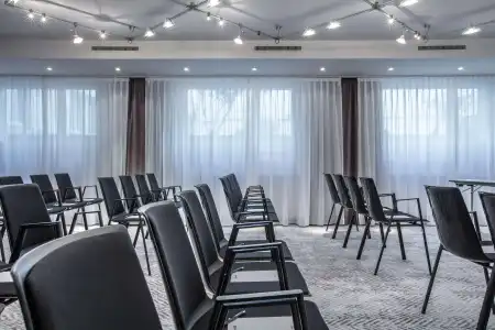 Radisson Blu, - 16