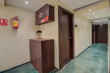 OYO 71452 Malad Grand - 14