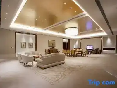 Jinji Lake Grand - 33