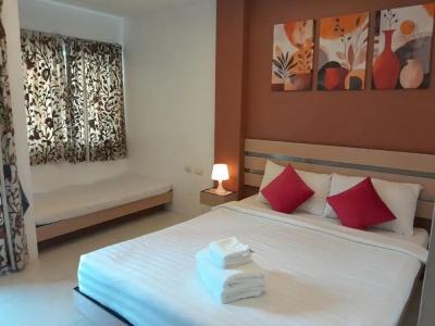 Island Patong Beachfront Apartments - 56