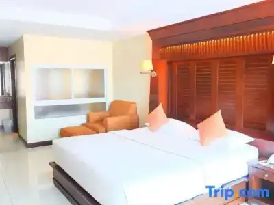 August Suites - 110