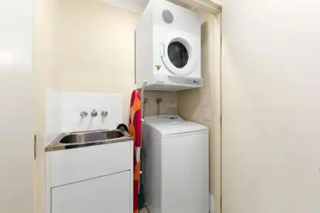 Macquarie Waters Boutique Apartment - 53