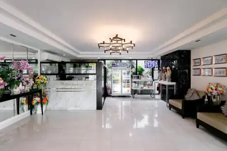 Ruan Plaisoi Apartment by ZUZU - 9