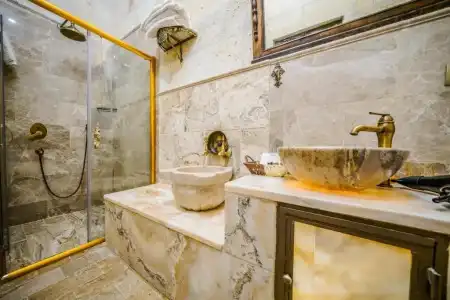 Serenus Cave Suites - 91