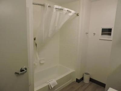 Hampton Inn Bismarck - 50