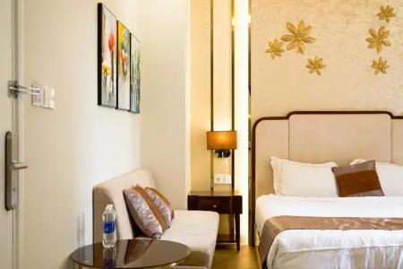 Golden Tree & Apartment - 22