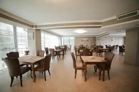L Plaza - 16