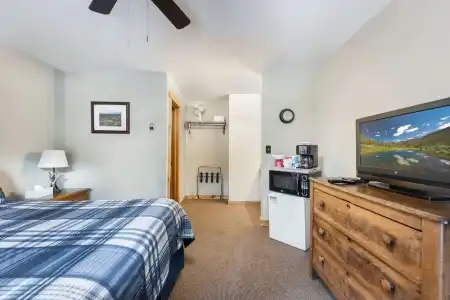 4 Seasons Inn on Fall River - 48