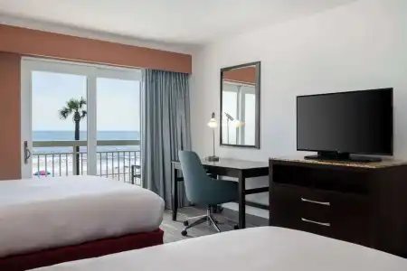 Hilton Garden Inn Daytona Beach Oceanfront - 79