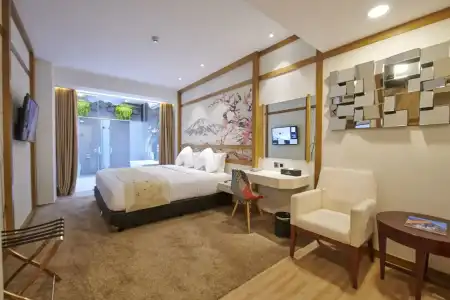 Verse Luxe Wahid Hasyim - 19