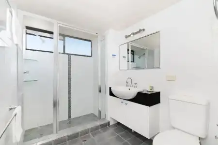 The Astor Apartments - 38