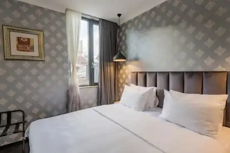 Day Inn - 9