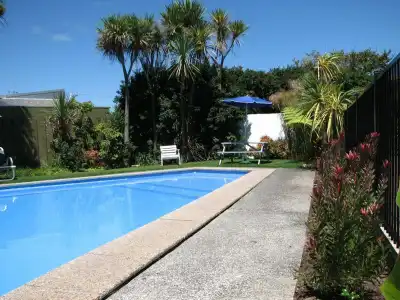 Cobblestone Court Motel – Wenzel Motels - 11