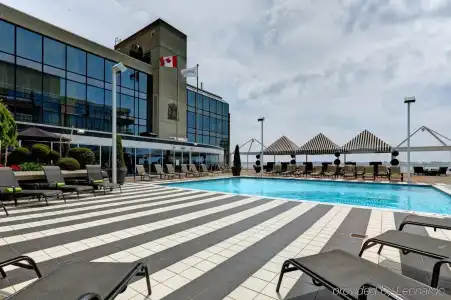 Radisson Blu Toronto Downtown - 12