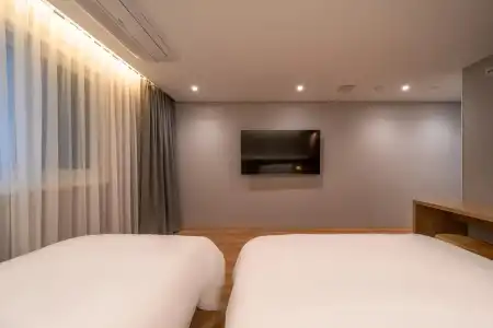 Comfort Inn Yeouido - 2