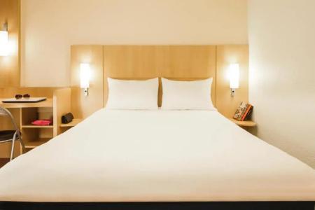 Ibis Versailles Château - 30