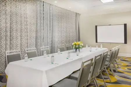 Best Western New Orleans East - 10