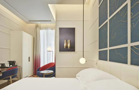De Bonart Naples, Curio Collection by Hilton - 6