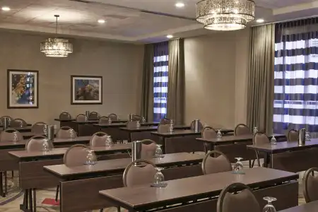 Hilton Garden Inn Phoenix Downtown - 45