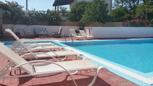 Platoni Elite Apartments - 9