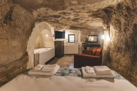 Tale Cave Inn - 121