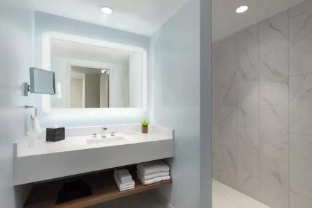 Courtyard by Marriott Boston-Cambridge - 57