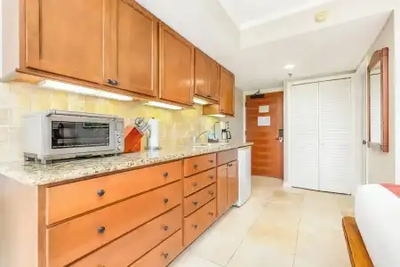 Luana Waikiki & Suites - 155