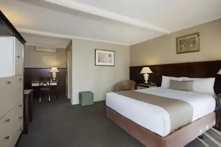 Comfort Inn On Raglan - 48