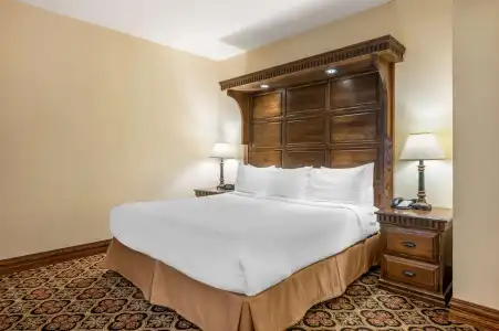 Best Western Premier Mariemont Inn - 44