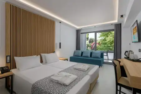 Oceanis Beach - 2