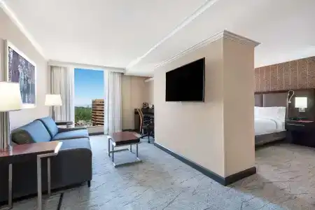 DoubleTree by Hilton Denver Cherry Creek - 39