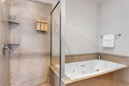 Best Western Plus Abbey Inn - 90