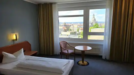 am Terrassenufer - 48