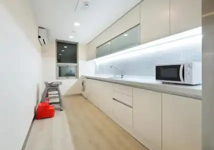 Metro - 106