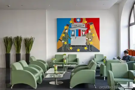 Garner Berlin - Checkpoint Charlie by IHG - 20