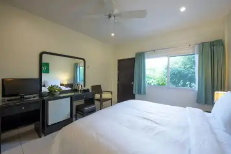 Lokal Phuket "Former K-Hotel" - 3