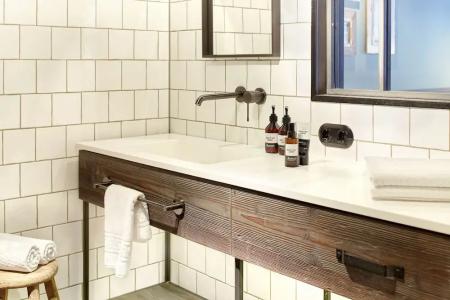 Lighthouse & Spa - 9