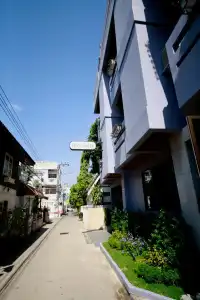 Alley - 24