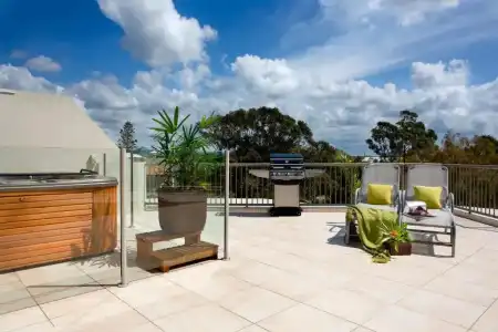 Noosa Tropicana - 104