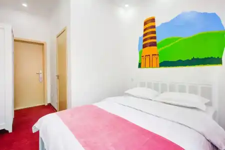 White & Hostel - 20