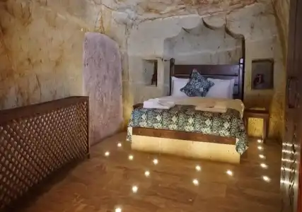 Tale Cave Inn - 12