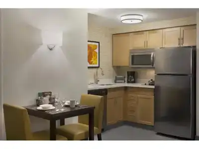 Cambridge Suites Mississauga - 16