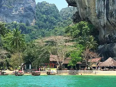 Tonsai Bay Resort - 27