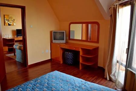 Royal Beach - 103