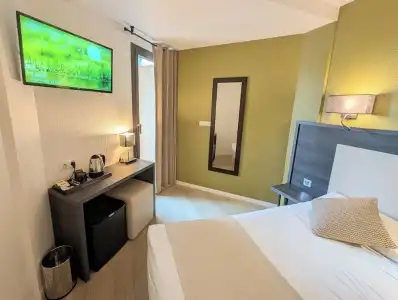 Hôtel le Collier - 83