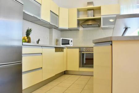 Apartment 3 Beaches With Free Parking - 299