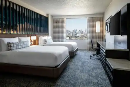Renaissance Dallas - 2