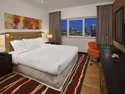DoubleTree by Hilton & Residences Dubai Al Barsha - 49